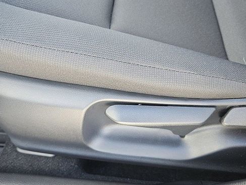 Used 2025 Toyota Corolla LE image 20