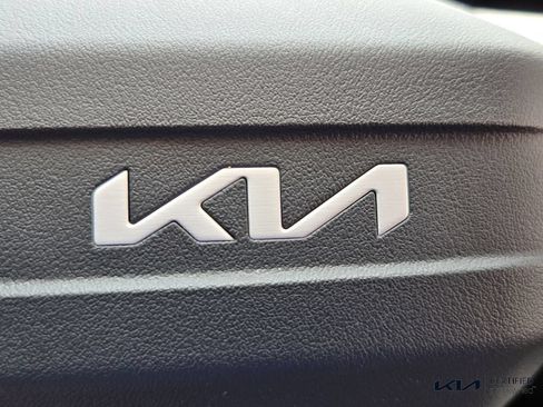 Certified 2026 Kia Sorento LX FWD image 28