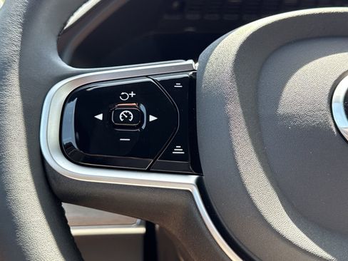 New 2026 Volvo XC90 B6 Plus w/ Protection Package Premier AWD/4WD image 24