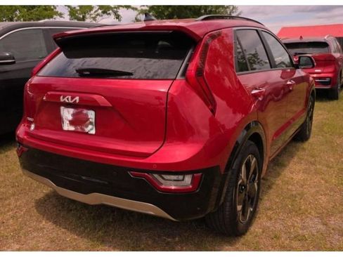 Used 2023 Kia Niro Wave FWD image 3