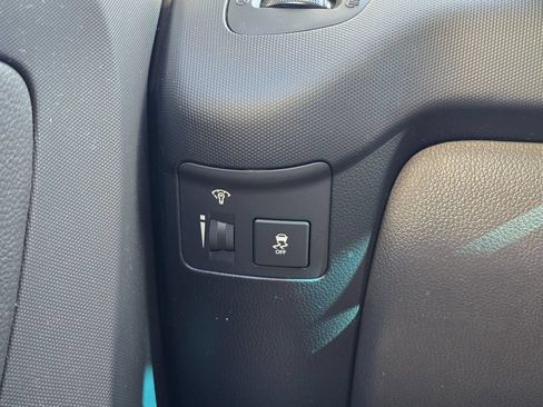Used 2013 Kia Soul FWD image 16
