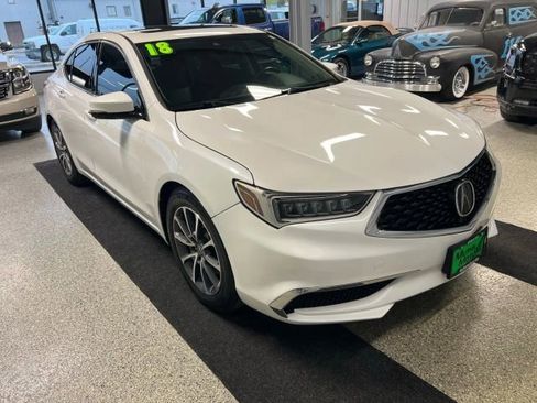 Used 2018 Acura TLX V6 image 2