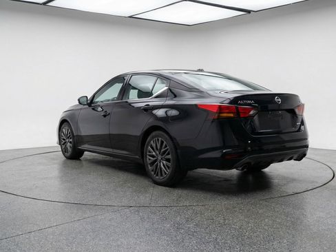 Used 2025 Nissan Altima 2.5 SV image 6