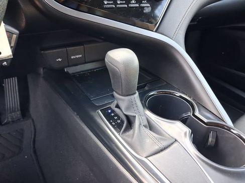 Used 2020 Toyota Camry LE FWD image 20
