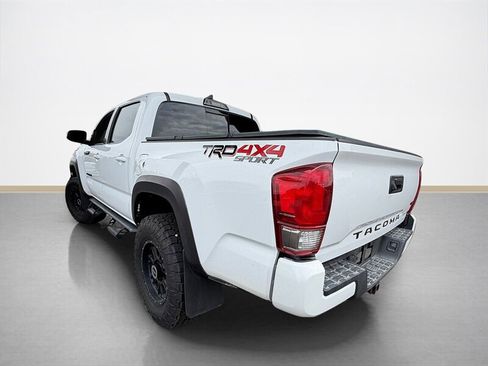 Used 2017 Toyota Tacoma TRD Sport w/ Tow Package (A/T) AWD/4WD image 6