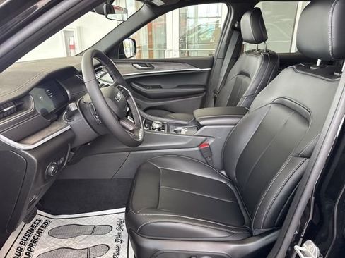 New 2025 Jeep Grand Cherokee Limited w/ Trailer Tow Package image 18