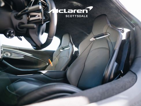 Used 2023 McLaren Artura RWD image 26