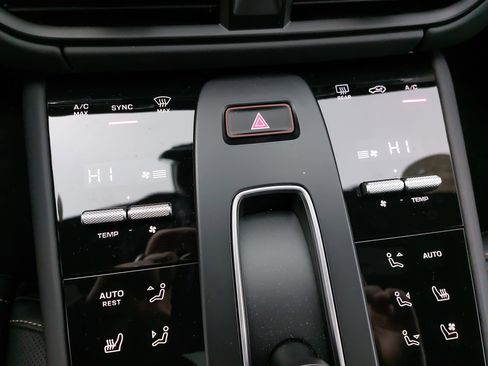 Certified 2026 Porsche Macan image 23