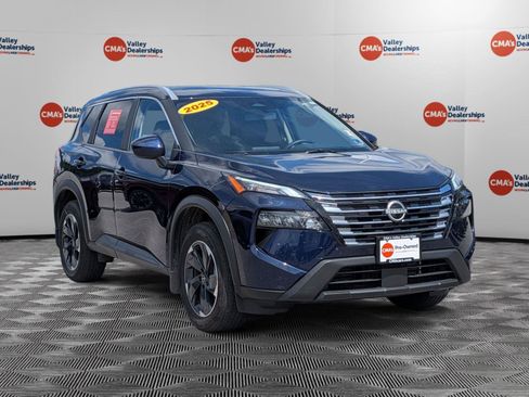 Used 2025 Nissan Rogue SV w/ SV Premium Package AWD/4WD image 3