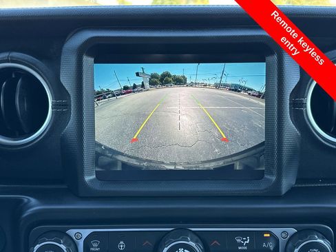 Used 2021 Jeep Wrangler Unlimited Sahara w/ Dual Top Group image 4