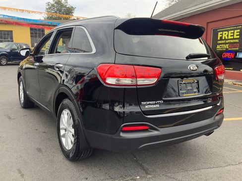 Used 2017 Kia Sorento AWD image 6