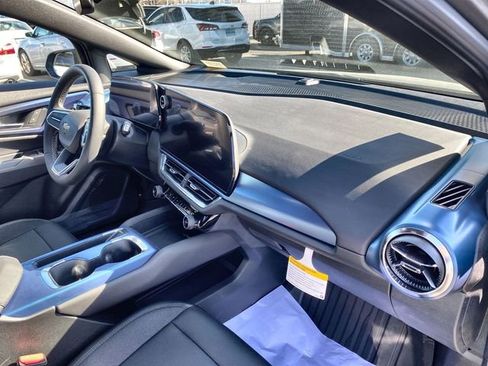 New 2026 Chevrolet Equinox EV LT FWD image 42