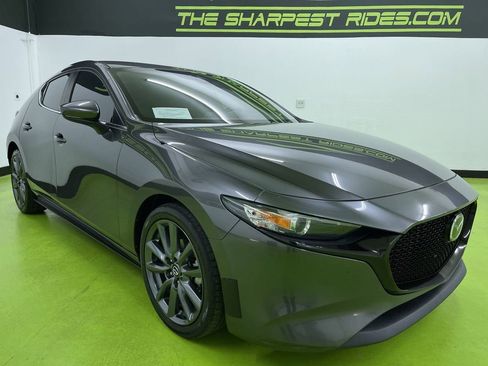 Used 2020 MAZDA MAZDA3 image 2