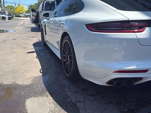 Used 2018 Porsche Panamera 4 AWD/4WD image 3