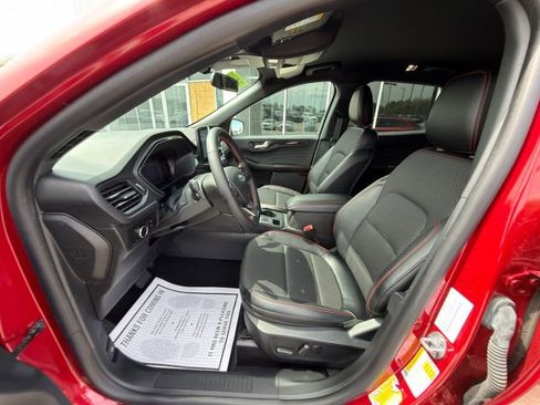 Used 2025 Ford Escape ST-Line w/ Tech Pack #1 FWD image 19