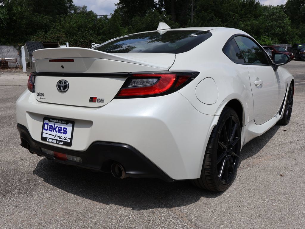 Used 2025 Toyota GR86 Premium w/ ALL Weather Mat Package (TMS) RWD image 7