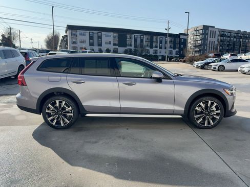 Certified 2026 Volvo V60 B5 Cross Country Ultra image 8