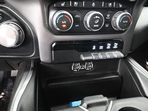 Used 2021 RAM 1500 Laramie w/ Sport Appearance Package AWD/4WD image 34