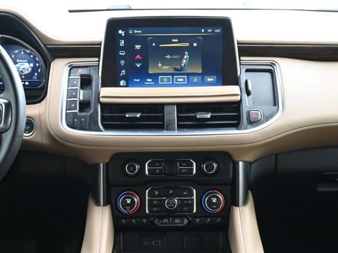 Used 2023 Chevrolet Tahoe Premier AWD/4WD image 32