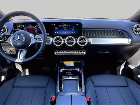 New 2026 Mercedes-Benz GLB 250 4MATIC image 7