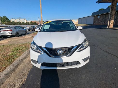 Used 2019 Nissan Sentra SV image 2