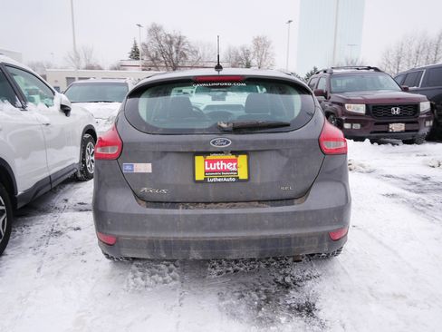 Used 2017 Ford Focus SEL w/ Cold Weather Package image 4