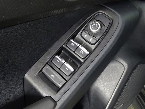 Used 2024 Subaru Crosstrek 2.5i Limited w/ Crosstrek Mirror Package image 17