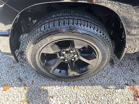 Used 2019 RAM 1500 Big Horn AWD/4WD image 10