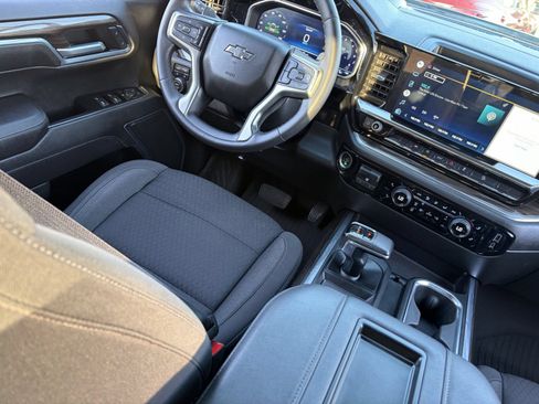Used 2022 Chevrolet Silverado 1500 RST w/ Z71 Off-Road Package AWD/4WD image 15