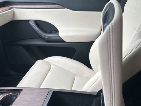 Used 2023 Tesla Model X image 15