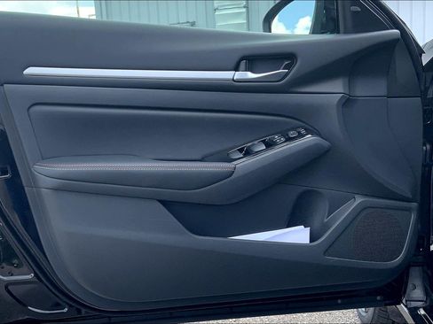 New 2025 Nissan Altima 2.5 SR w/ SR Premium Package image 18