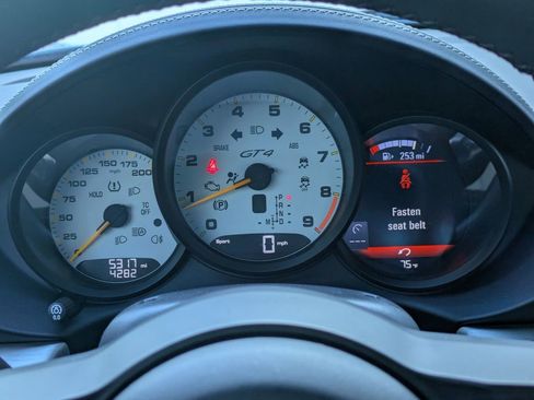 Used 2023 Porsche 718 Cayman GT4 RWD image 28