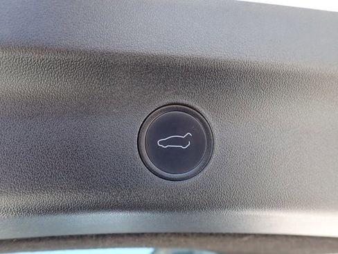 Used 2021 Tesla Model Y Long Range image 9