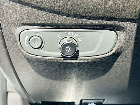 Certified 2022 Chevrolet Equinox LS w/ LS Convenience Package image 11