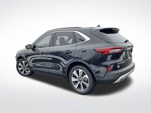 Used 2023 Ford Escape Platinum image 3