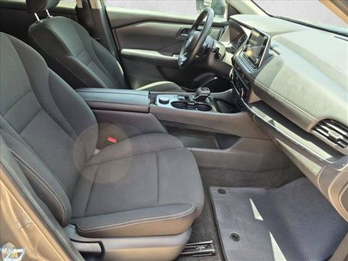 Used 2024 Nissan Rogue S AWD/4WD image 19