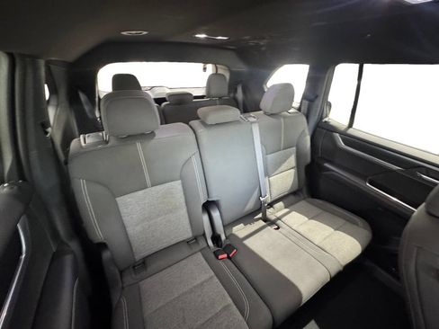 Used 2025 GMC Acadia Elevation FWD image 16