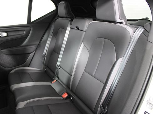 Used 2023 Volvo XC40 Recharge Ultimate AWD/4WD image 24