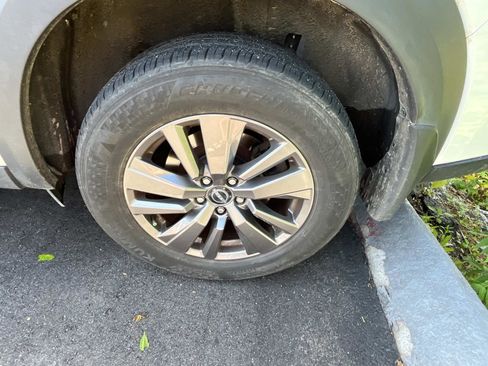 Used 2023 Nissan Pathfinder SV image 7