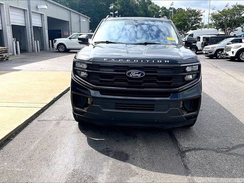 Used 2025 Ford Expedition Active RWD image 5
