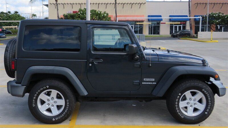 Used 2017 Jeep Wrangler Sport w/ Quick Order Package 24S AWD/4WD image 7