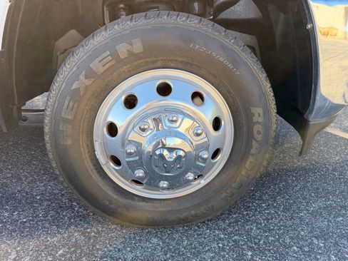Used 2024 RAM 3500 Laramie AWD/4WD image 26