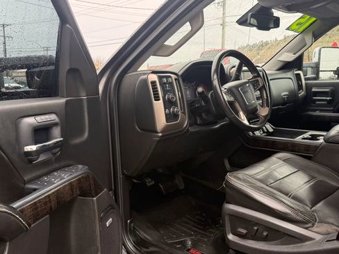 Used 2015 GMC Sierra 2500 Denali w/ Duramax Plus Package image 11