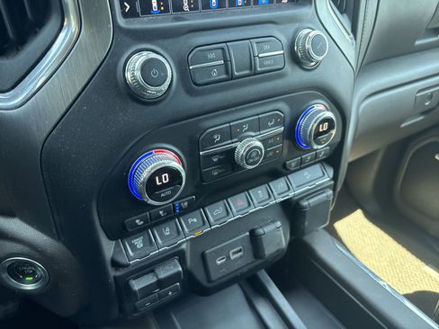 Used 2022 GMC Sierra 2500 Denali w/ Denali Ultimate Package image 21