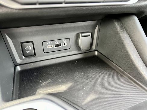 Certified 2025 Nissan Sentra SR w/ SR Premium Package FWD image 26