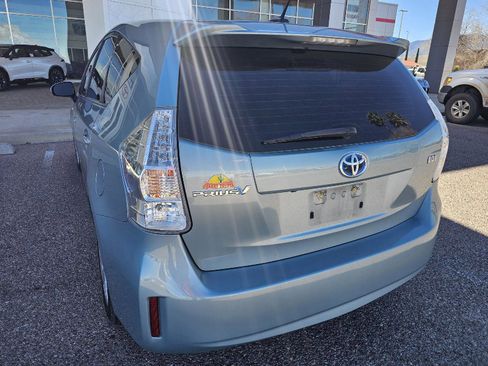 Used 2014 Toyota Prius V Three image 10