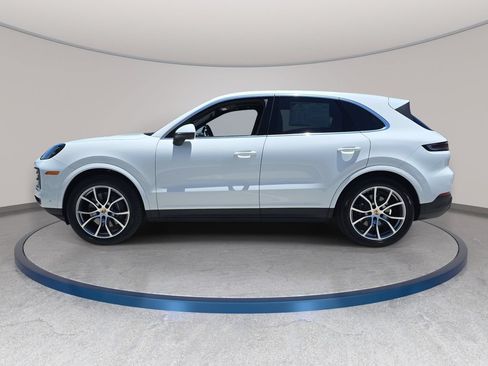 Used 2024 Porsche Cayenne AWD/4WD image 9