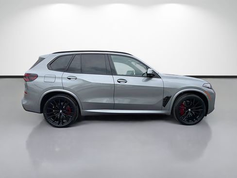 New 2026 BMW X5 xDrive40i w/ M Sport Package AWD/4WD image 2