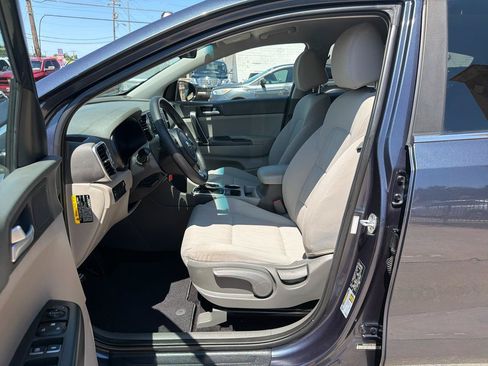 Used 2019 Kia Sportage LX FWD image 9