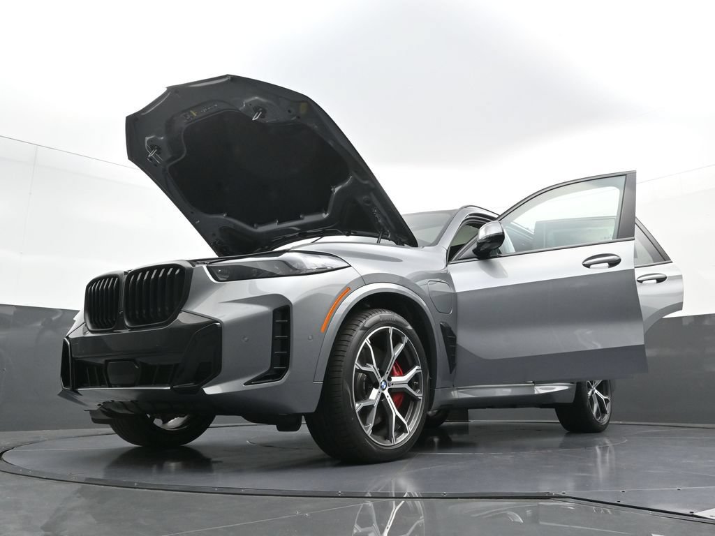 New 2026 BMW X5 xDrive50e w/ M Sport Package AWD/4WD image 40